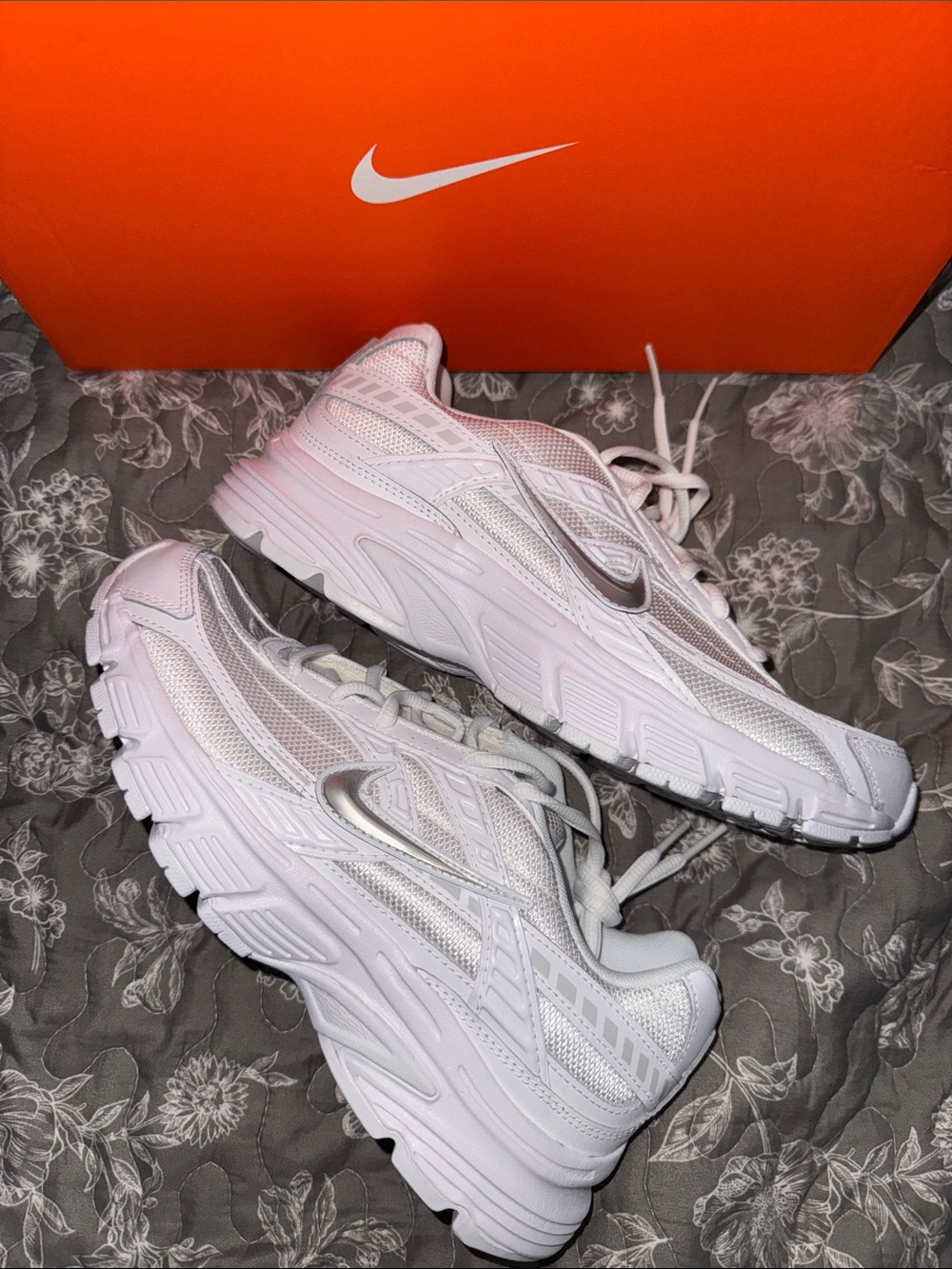 WMNS Nike Initiator